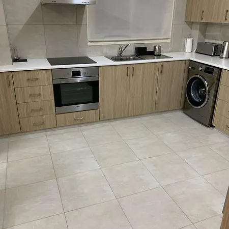 Tony's Boutique Ларнака